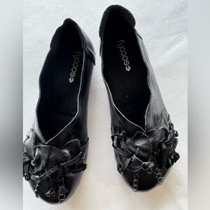 Socofy Handmade Black Leather Women's Designer Shoes with Floral Detail SZ 7